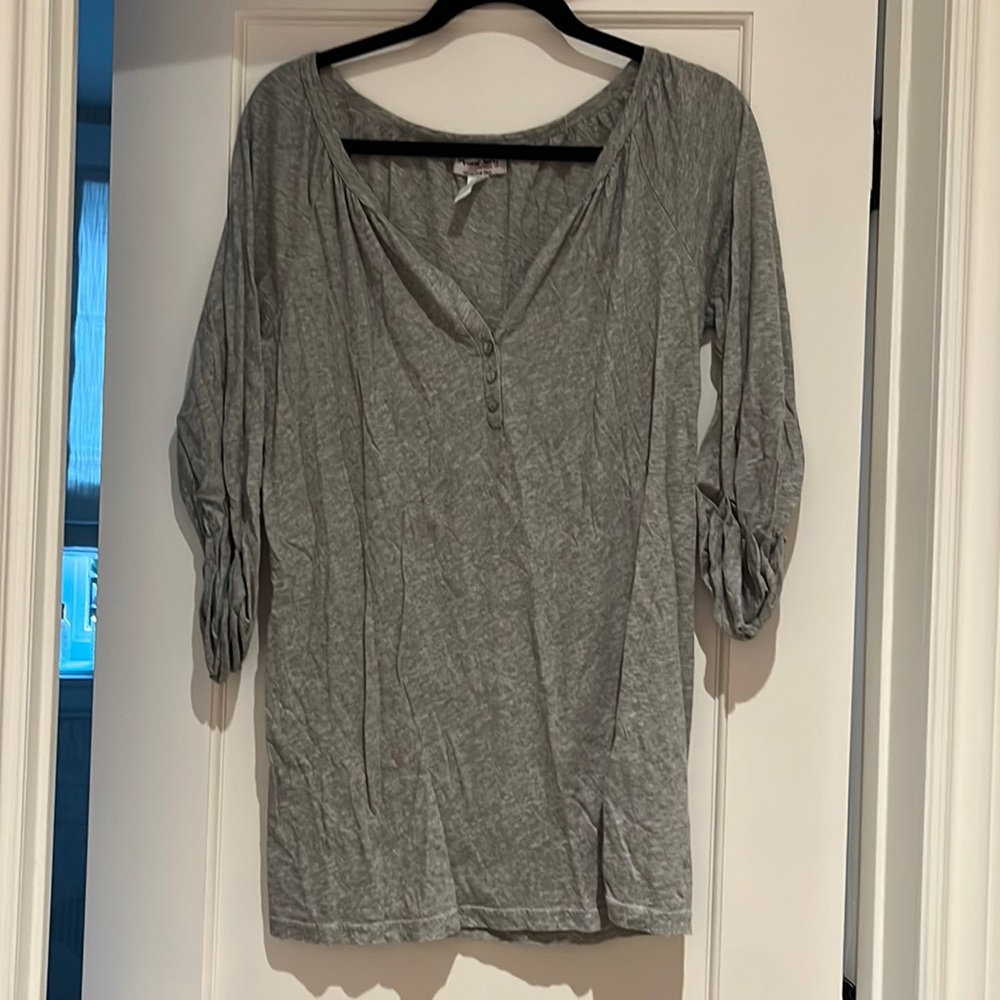 Michael Stars OS - fits like a S/M top
